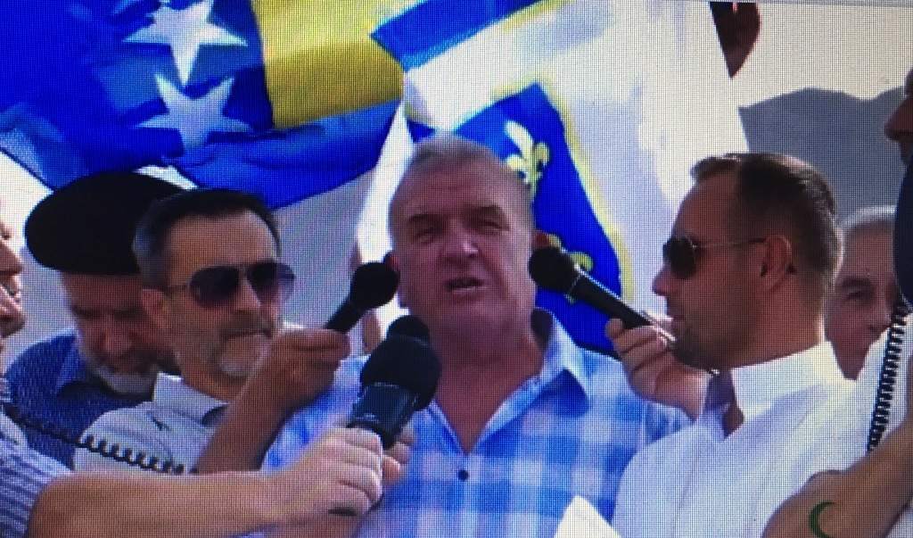 NAŠ HAMZA Pogledajte govor generala Dudakovića na Uhudu: Dovimo da nam Bosna bude slobodna (Video)
